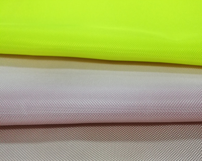 A tela de nylon durável 465gsm da malha de 1680D Oxford Plain tingido para o pano do saco